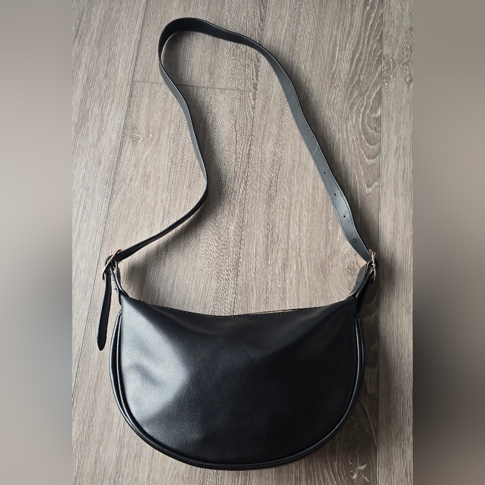 Minimalist Black Crescent Shoulder Bag Gold Zip Y2K 90s Inspired Vegan Leather